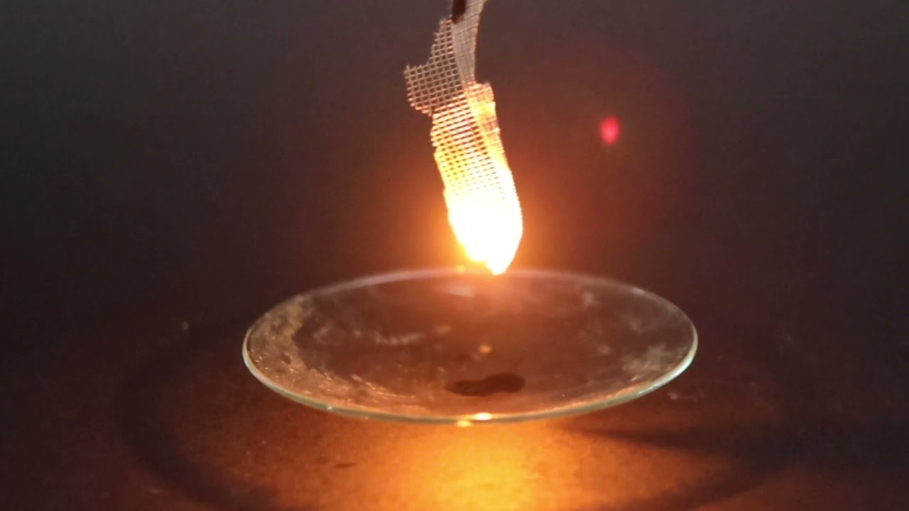 Identificazione delle fibre tessili mediante bruciatura