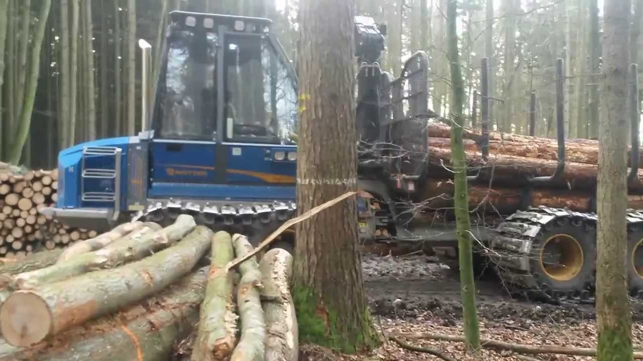 Rottne F10B beim aufladen