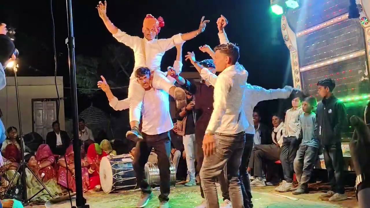 राकेश कि शादी का दोस्तों का डांस मारवाड़ी डांस #dance #marwadi  #sadi
