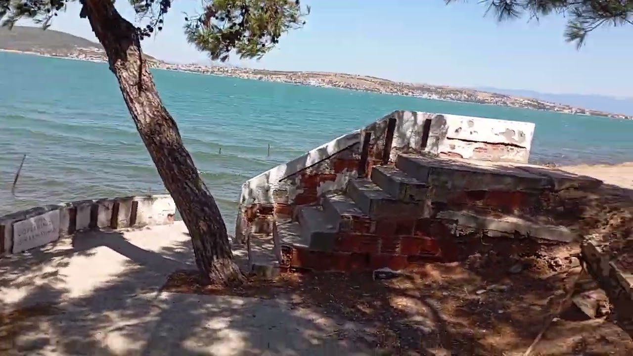 Ayvalık'ı yaşamak için bilmek gerekir.