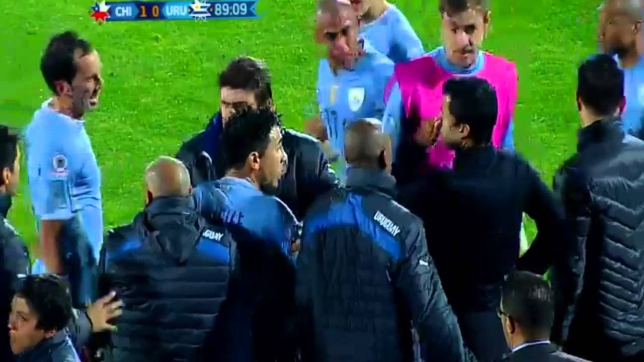 Chile vs Uruguay - Copa America Chile 2015 - Toda la Pelea y Polemica expulsion - 24 Junio 2015