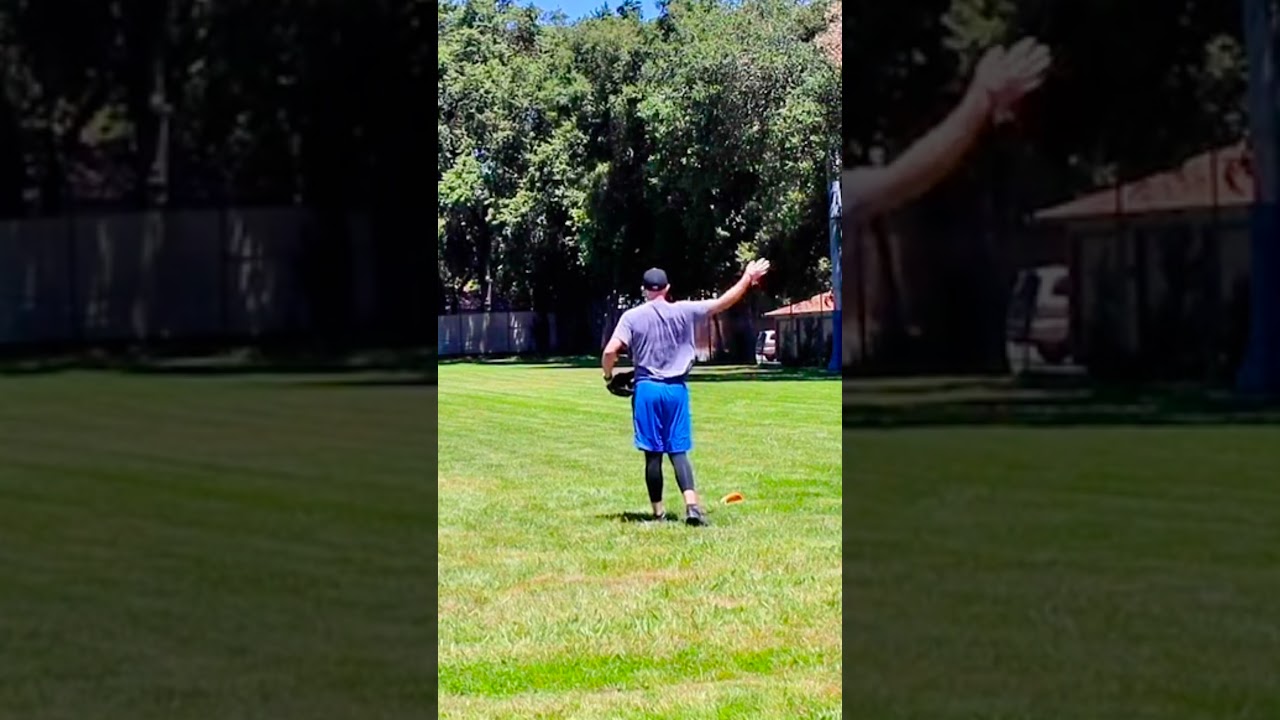 Massaging the arm in long toss ⚾️ ~ LESSON #baseball