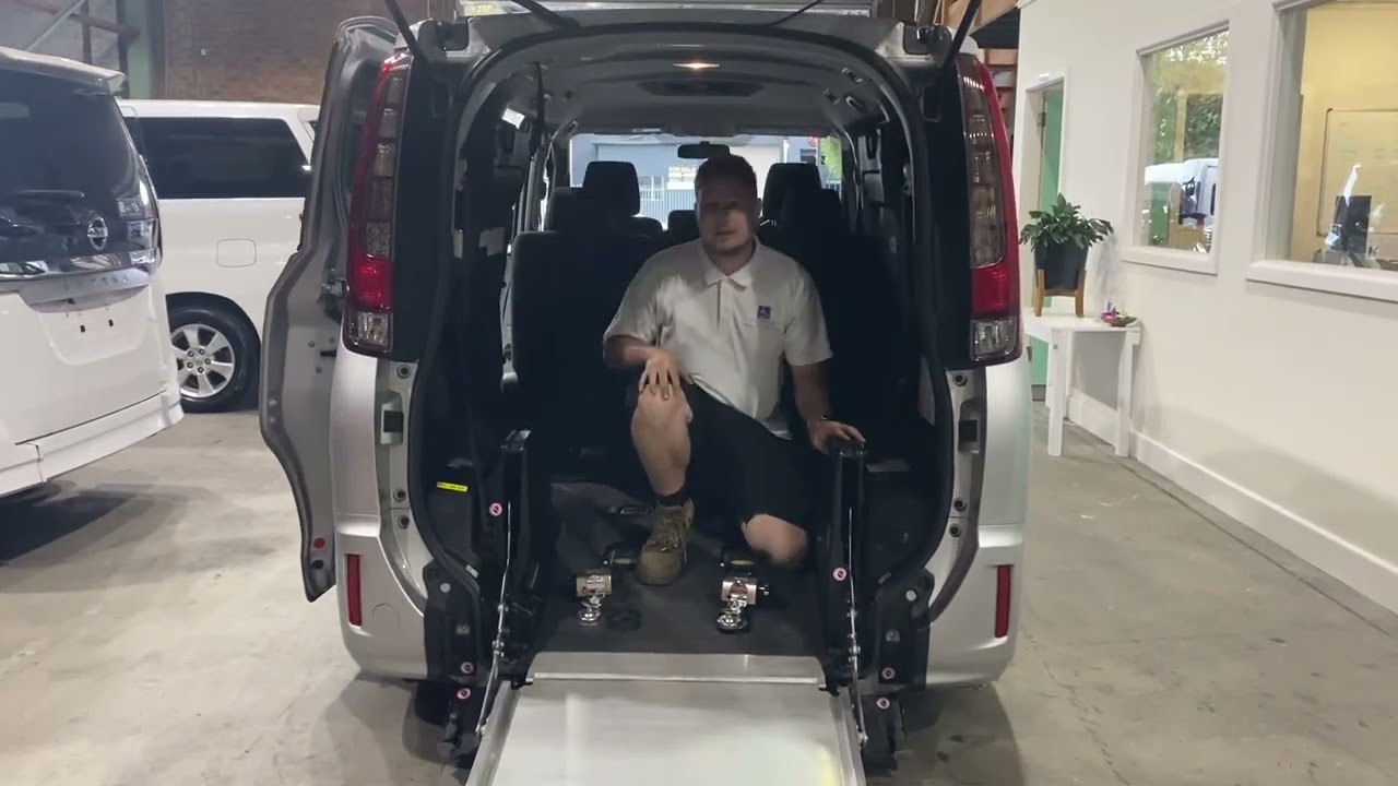 Toyota Noah 2015 года выпуска, № 1310