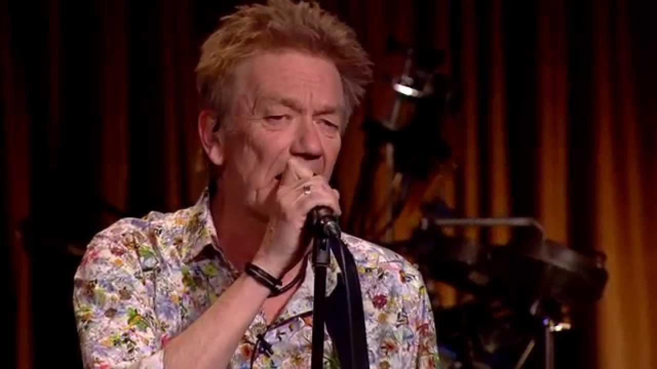 Lars Lilholt synger &lsquo;Prototypical Hjem til Silkeborg&rsquo; &ndash; Toppen af poppen