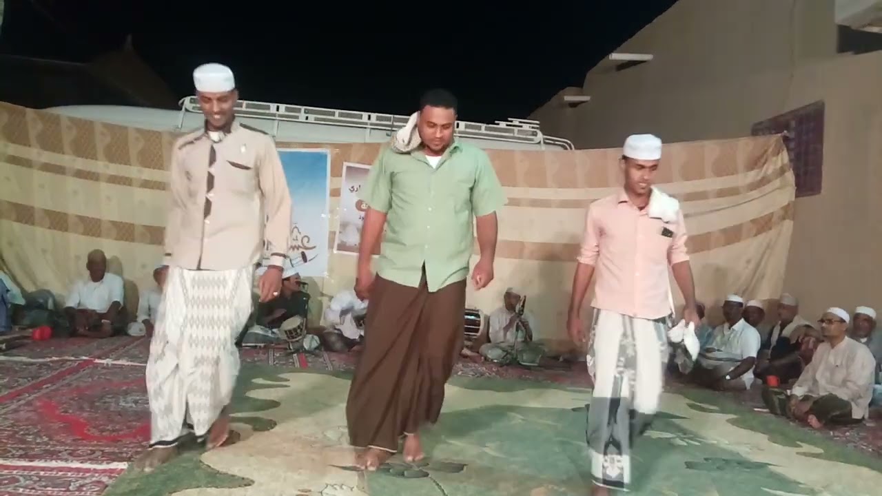 زربادي صوت عواني قصيدة قرش من الموز