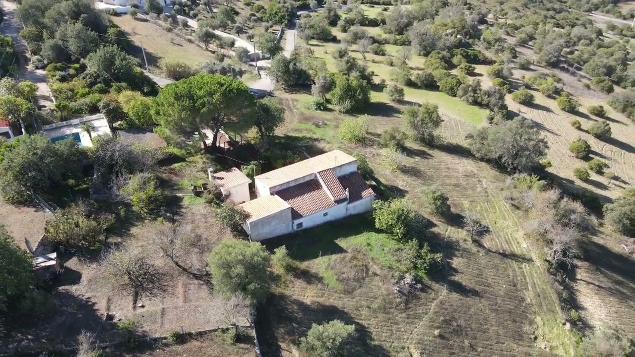 Property For Renovation With 1.9 Hectares In Loule Algarve