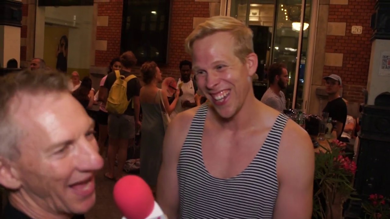 PRIDETV: Rick Paul van Mulligen over Small Town Boy van Toneelgroep Oostpool
