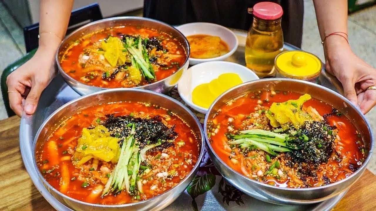 여름 한정 판매에 손님 바글거린다는 이곳?! 일년 기다린 보람 있네요 Koreanstreet food