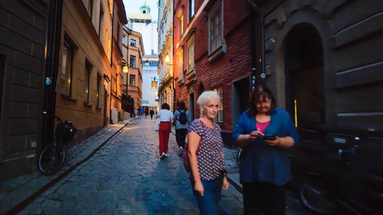 Walking in Stockholm: Friday Evening Walk - Östermalm to Gamla stan (4K)