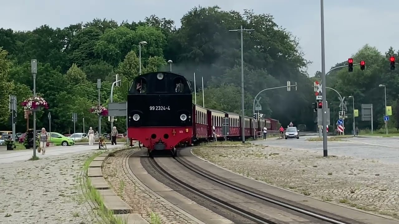 Mollibahn, running through the streets of Bad Doberan