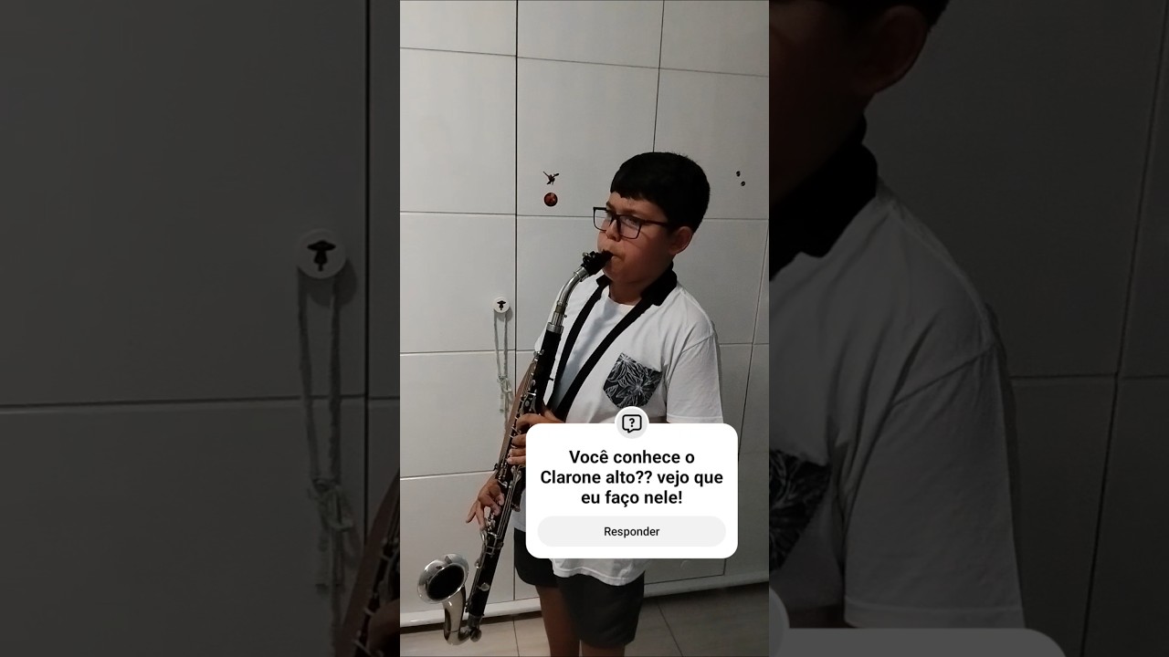 tocando Clarone alto. muito top