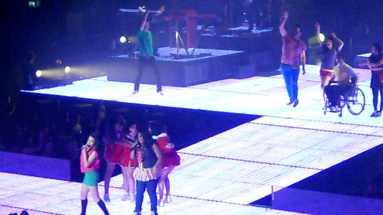 Glee Live 2011 - River Deep Mountain High