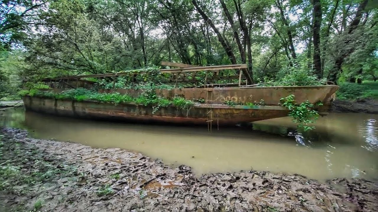 EXPLORING THE ABANDONED USS SACHEM - GHOST SHIP