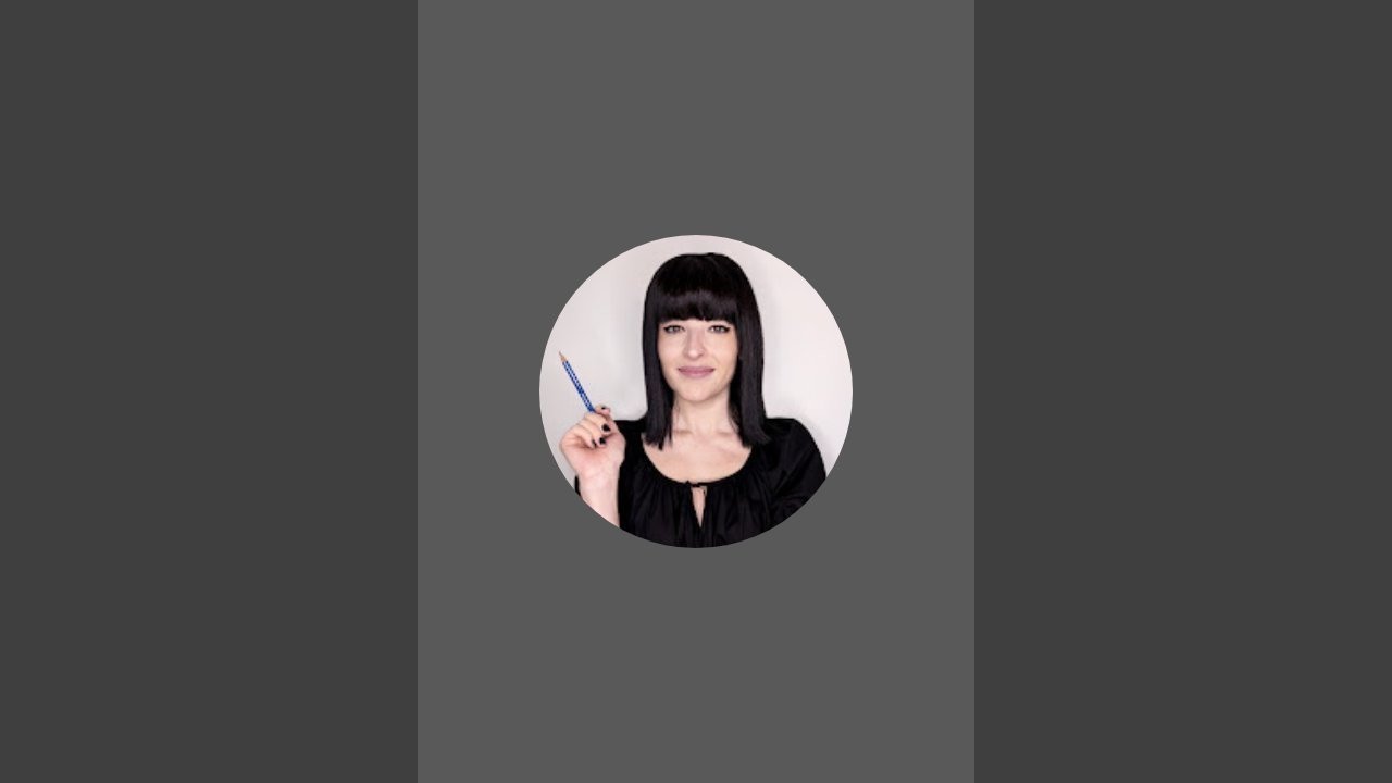 cozy drawing session ✏️ | Christelle Bilodeau Portrait Artist #FebFeatures
