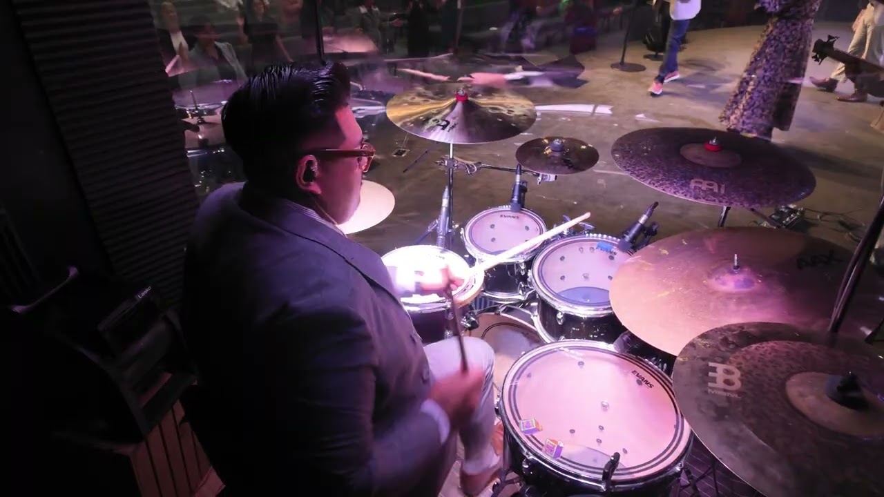 Way maker to Alaba a Dios  medley in Spanish ￼drum cam