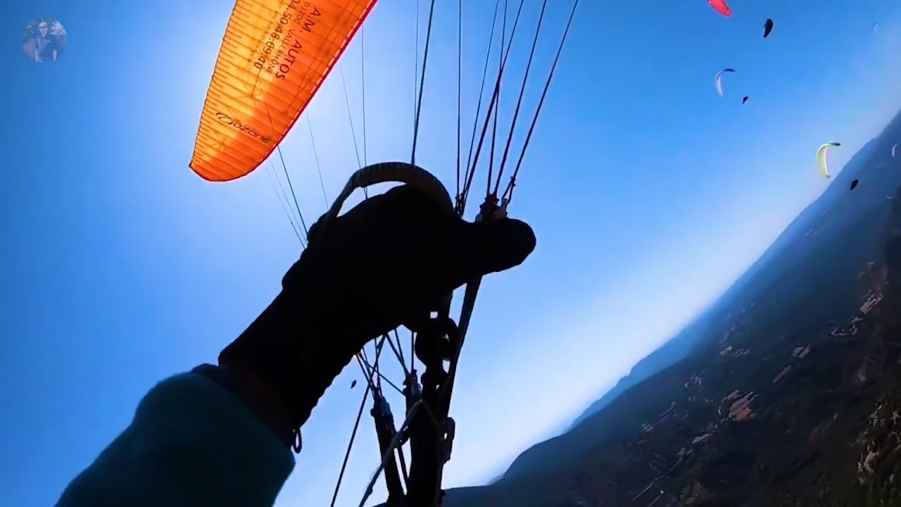 Paraglider Handles Emergency With Patience & Skill | Paragliding Gone Wrong