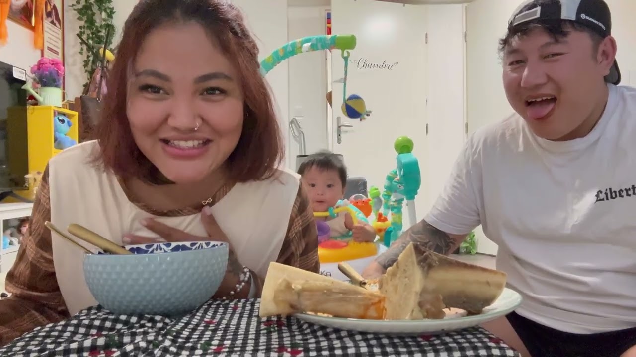 Mukbang🥰, Noah trying BEEF  BONE MARROW first time