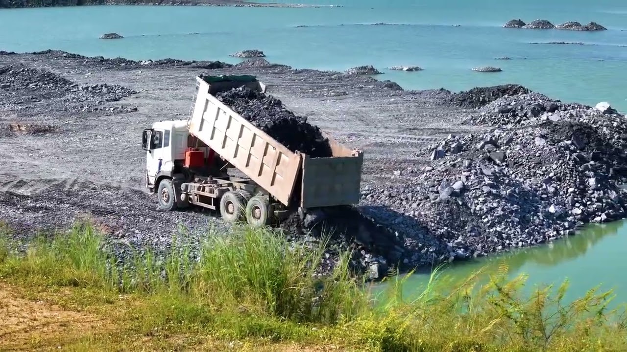 EP12!Development projects in the lake For Using Stones Power SHANTUI DH17 Cleaning, Heavy Machinery