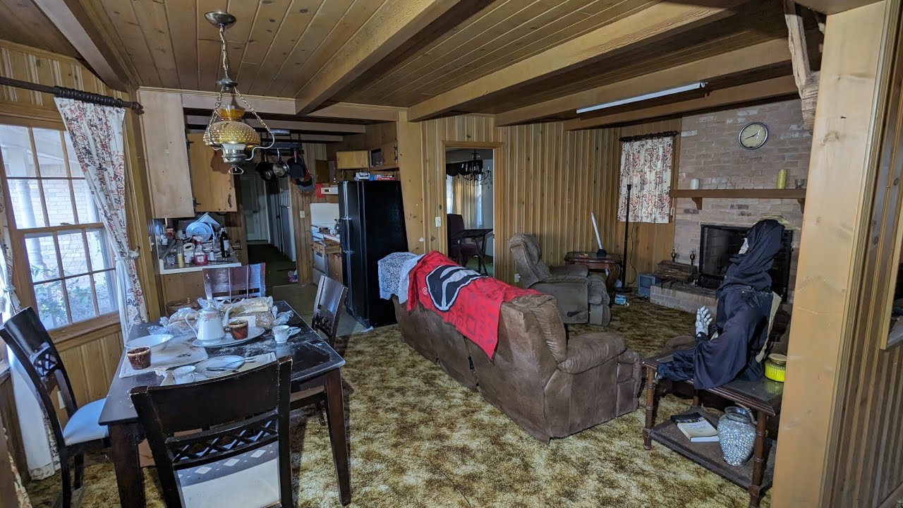 The Abandoned M*rder House On The Hill