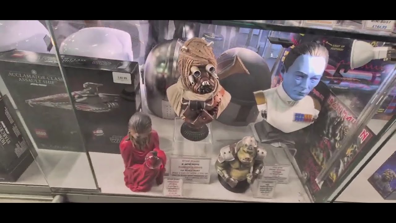 day up London visiting #forbiddenplanet walking around abit and eating a #chinese