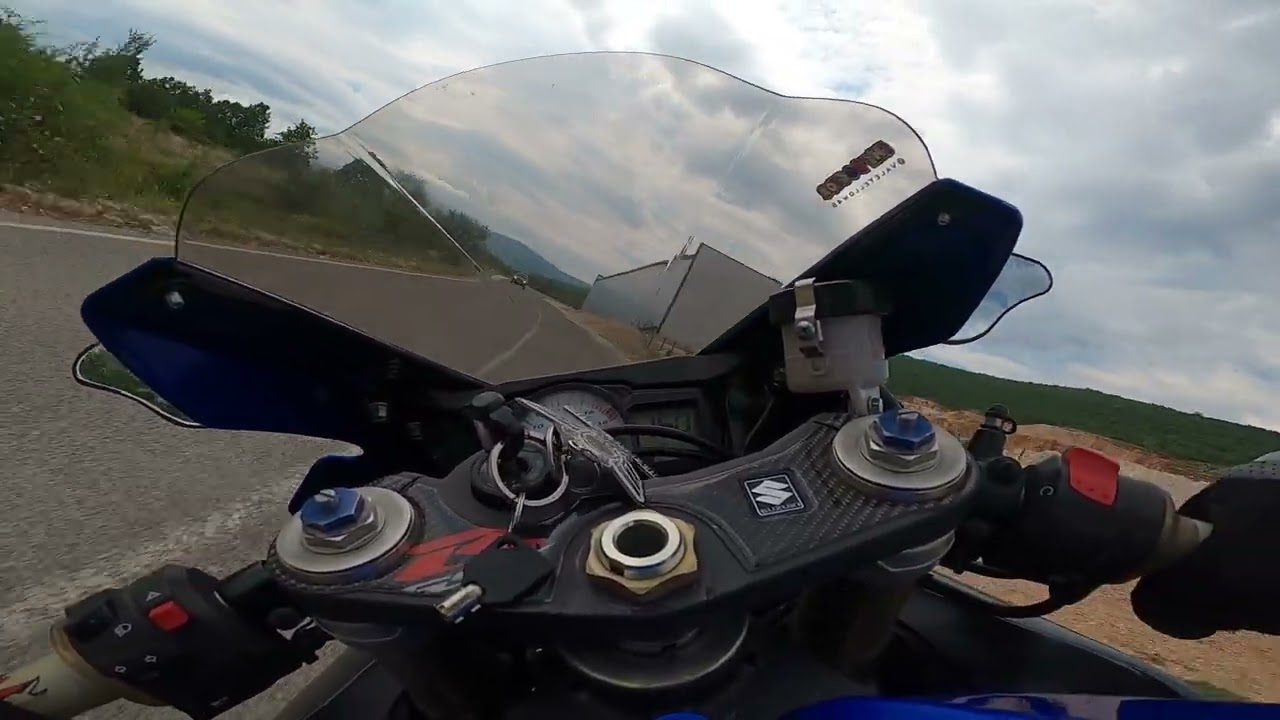 Super Fast Suzuki GSXR 600 K7 - Mountain ride