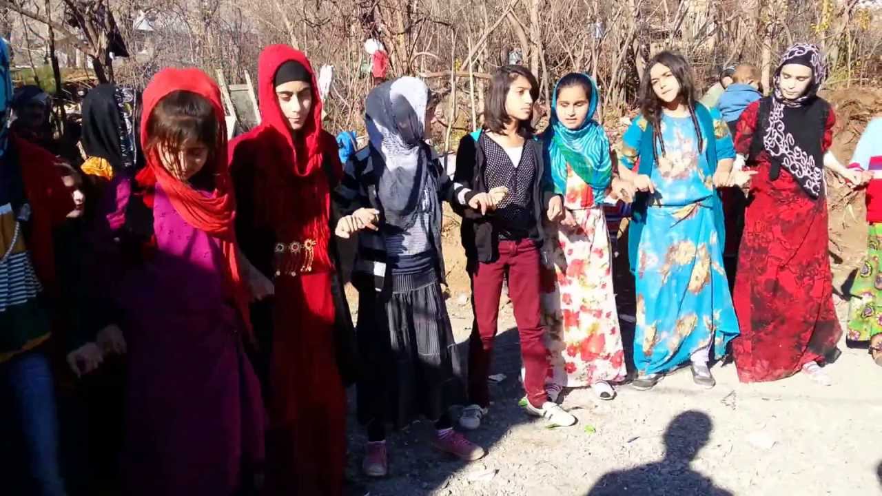 Şemdinli Derecik beldesinde bir dugun