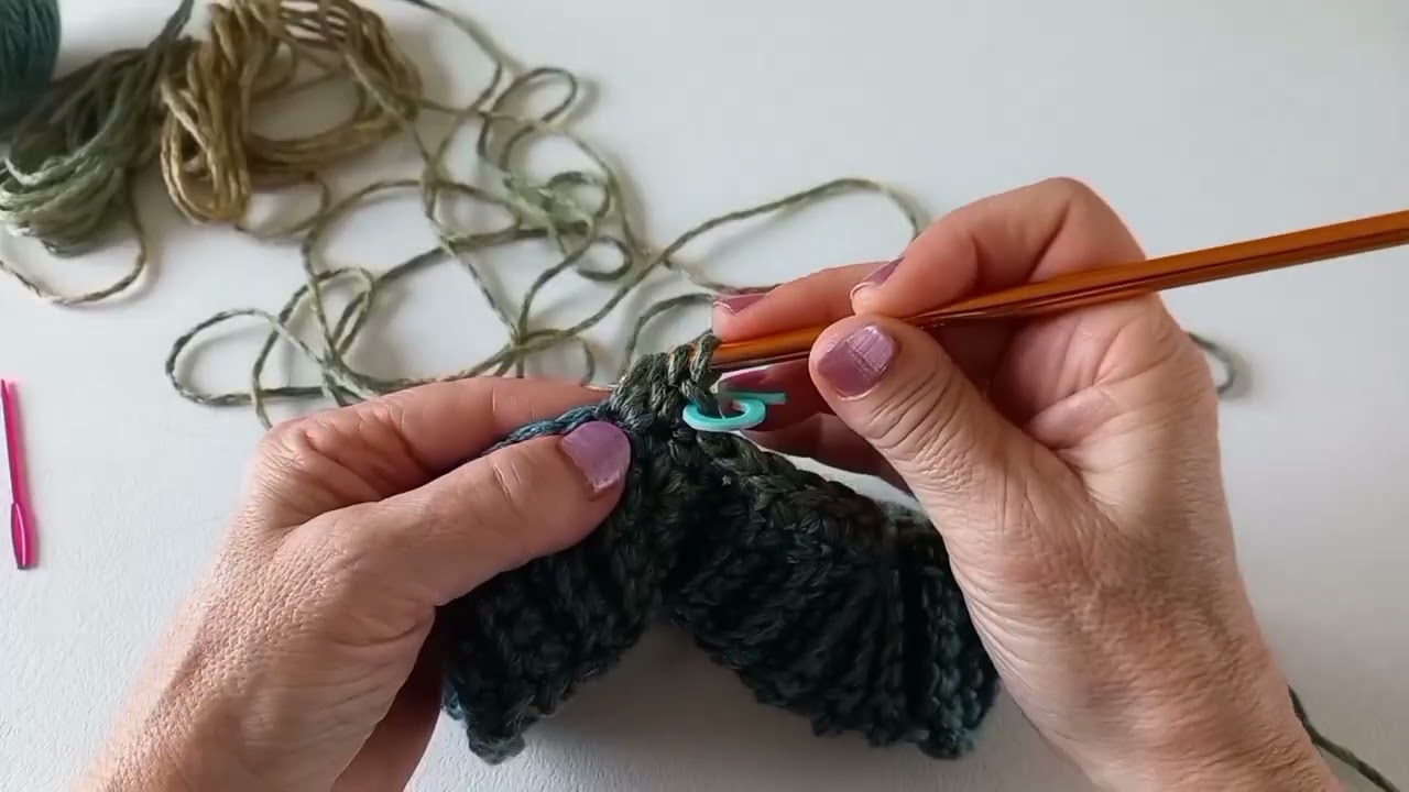 Cappello ad uncinetto facile e d'effetto: tutorial passo passo 