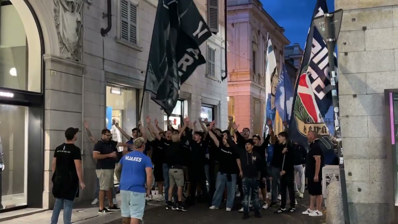 La sfilata dei tifosi del Novara FC durante la presentazione della squadra