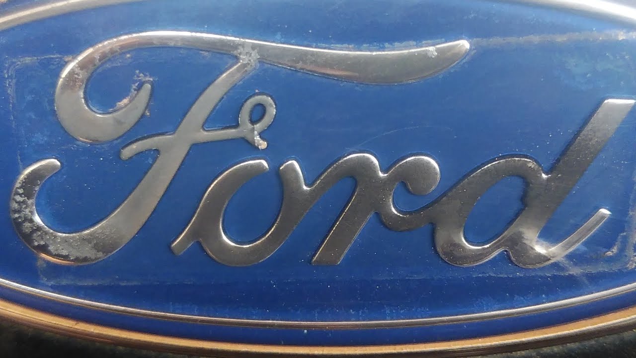Disassembling of Ford Everest Engine