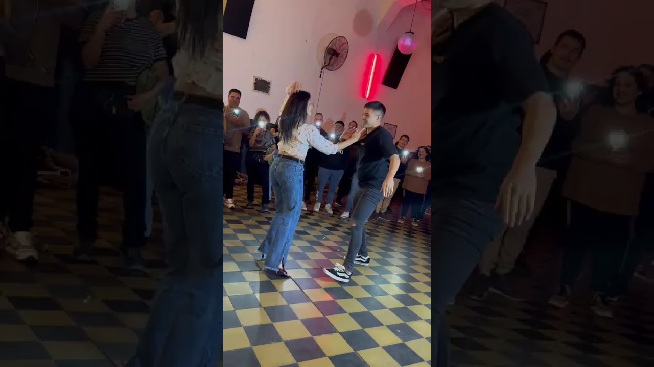 BAILANDO BACHATA BAILAR ES LA ALEGRÍA DEL ALMA