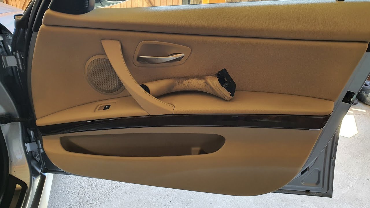 Самостоятельная замена залипшей внутренней ручки двери на BMW 3 серии E90
