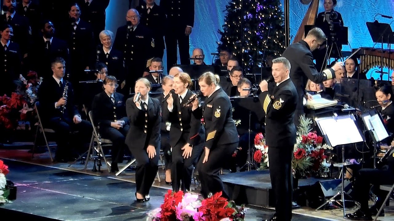United States Navy Band "It's Beginning to Look a Lot Like Christmas" with MUC Bill Edwards