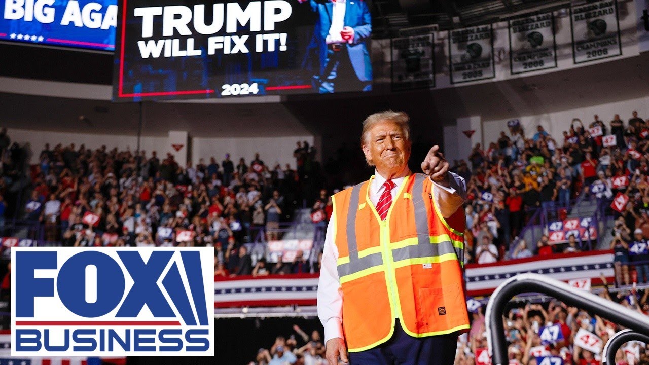 Live: Trump holds a campaign rally with NFL great Brett Favre