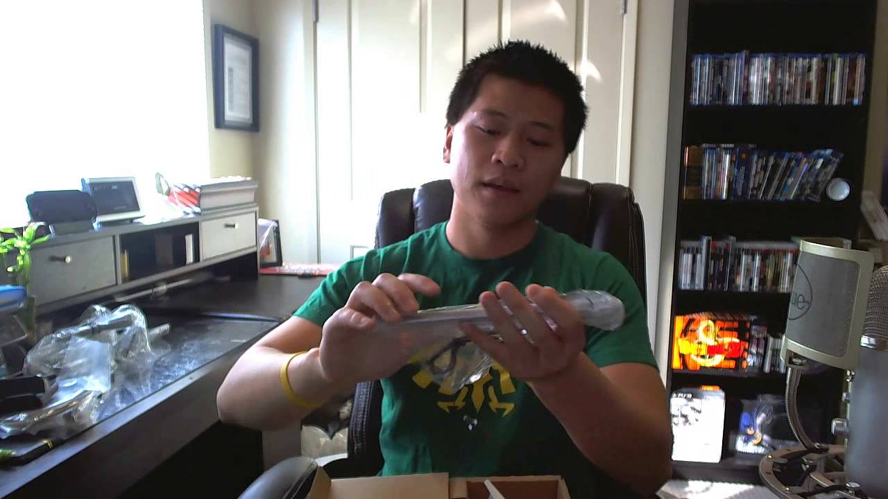 Wii U 32GB Deluxe Edition Unboxing First Look Review + Games