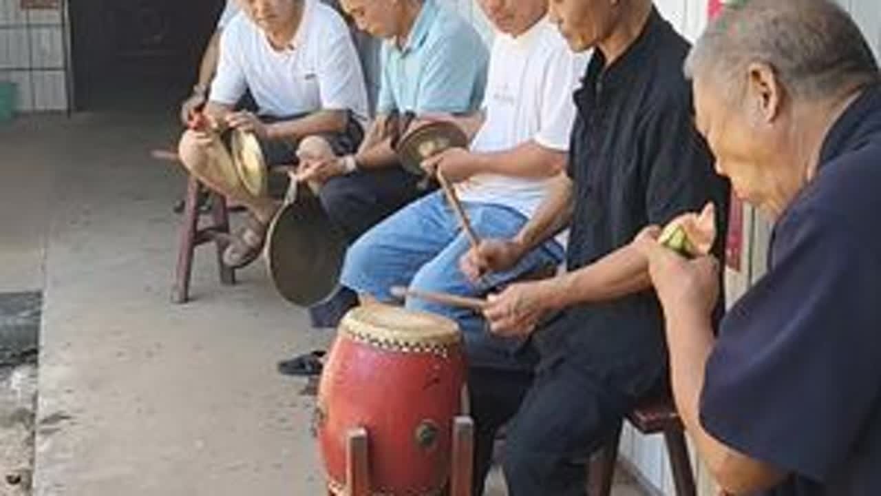 把我们吉安吉水锣鼓发扬各省各市收到此视频请在评论区，写上在哪城市，希望发传到广东，北京，上海，苏州各城市