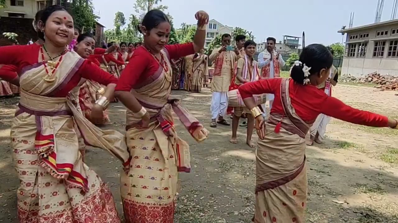 Bihu Dance by Students and Teachers of PDVS #dibrugarh #bihu