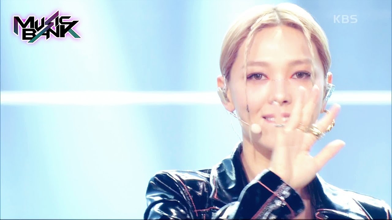 Just A Dancer - SUNYE [Music Bank] | KBS WORLD TV 220729