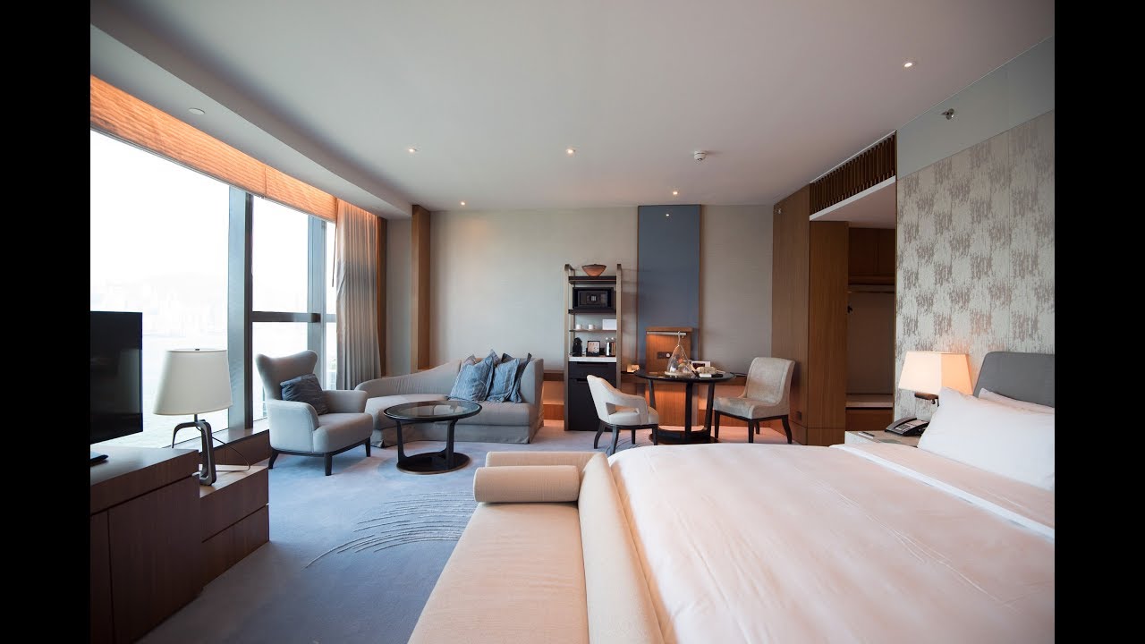 Hotel Tour of the Kerry Hotel, Hong Kong - Club Premier Sea View Room