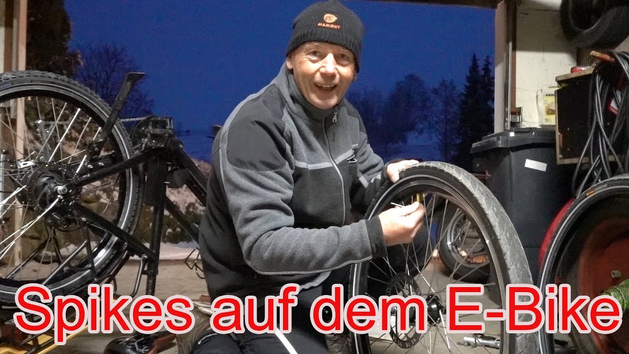 Winterreifen Spikes auf dem E-Bike