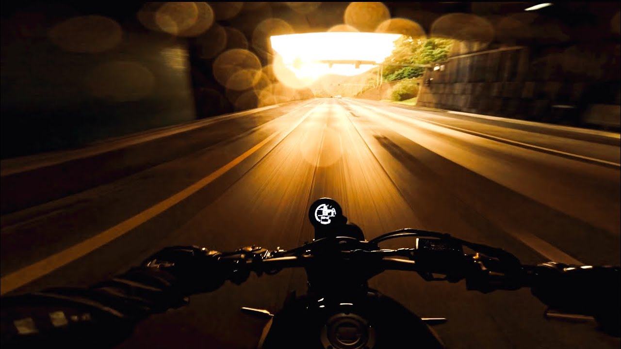 dark side to the light side | Yamaha XSR700 Akrapovic