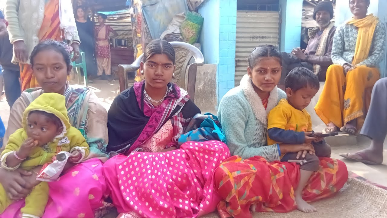 जिंगी अंबा परा से टांगर शुद्ध बंधनी होने के लिए आए हुए हैं