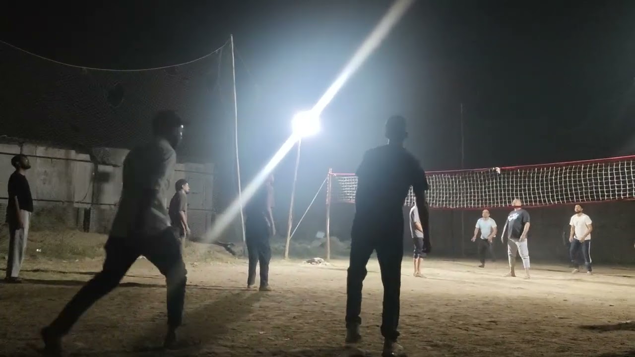 Playing volleyball With friends #playinggames #masti #funny #playingvolleyball 