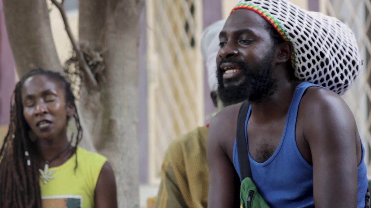 SAAH KARIM - Jah Fire (DAKAR ACOUSTIC YARD SESSIONS #7)