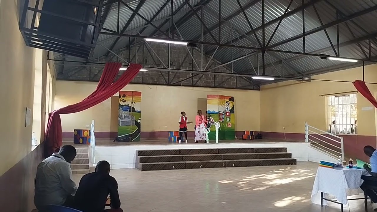 Stunning Modern Dance Performance 