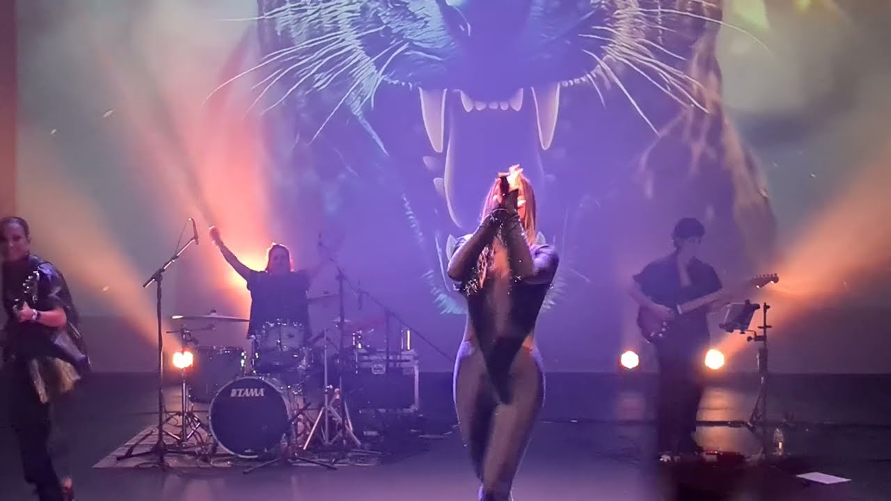 Lorena Gómez - El Peón Y La Reina - Nissan Cartuja - Sevilla - tour Me vuelvo a la vida (04/11/23)