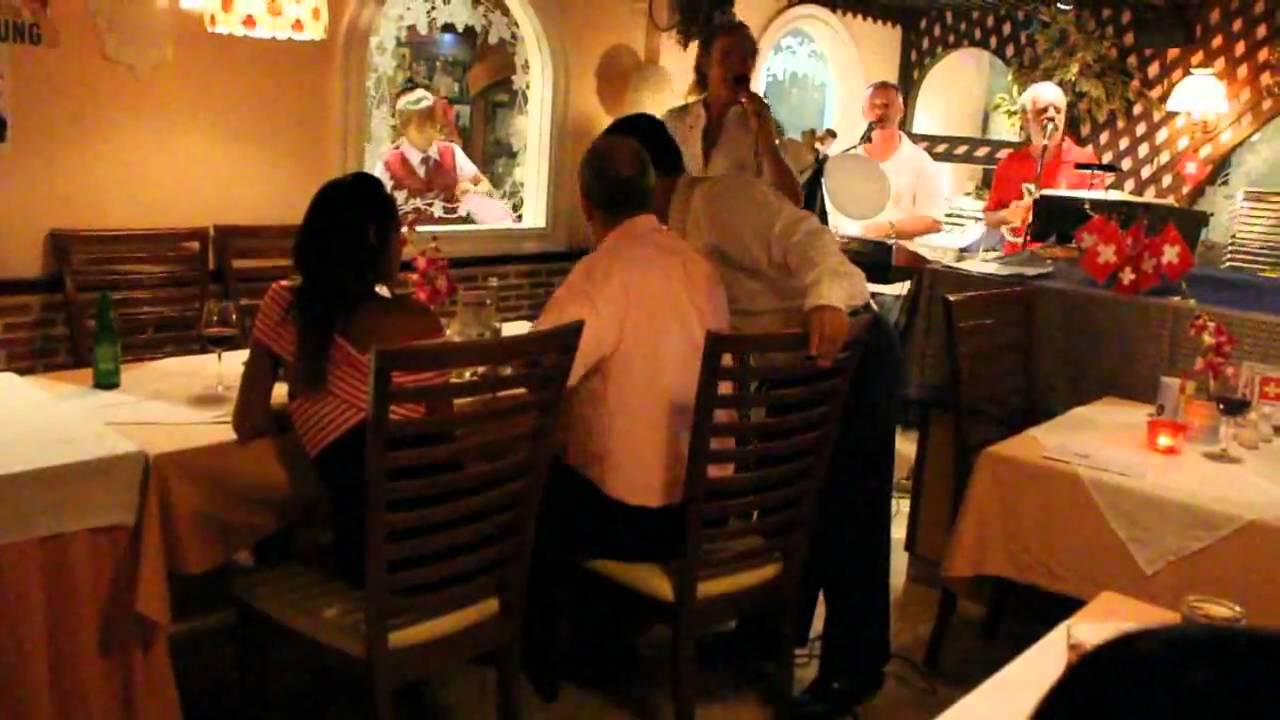 Swissfood Restaurant Pattaya Live music Steve Young