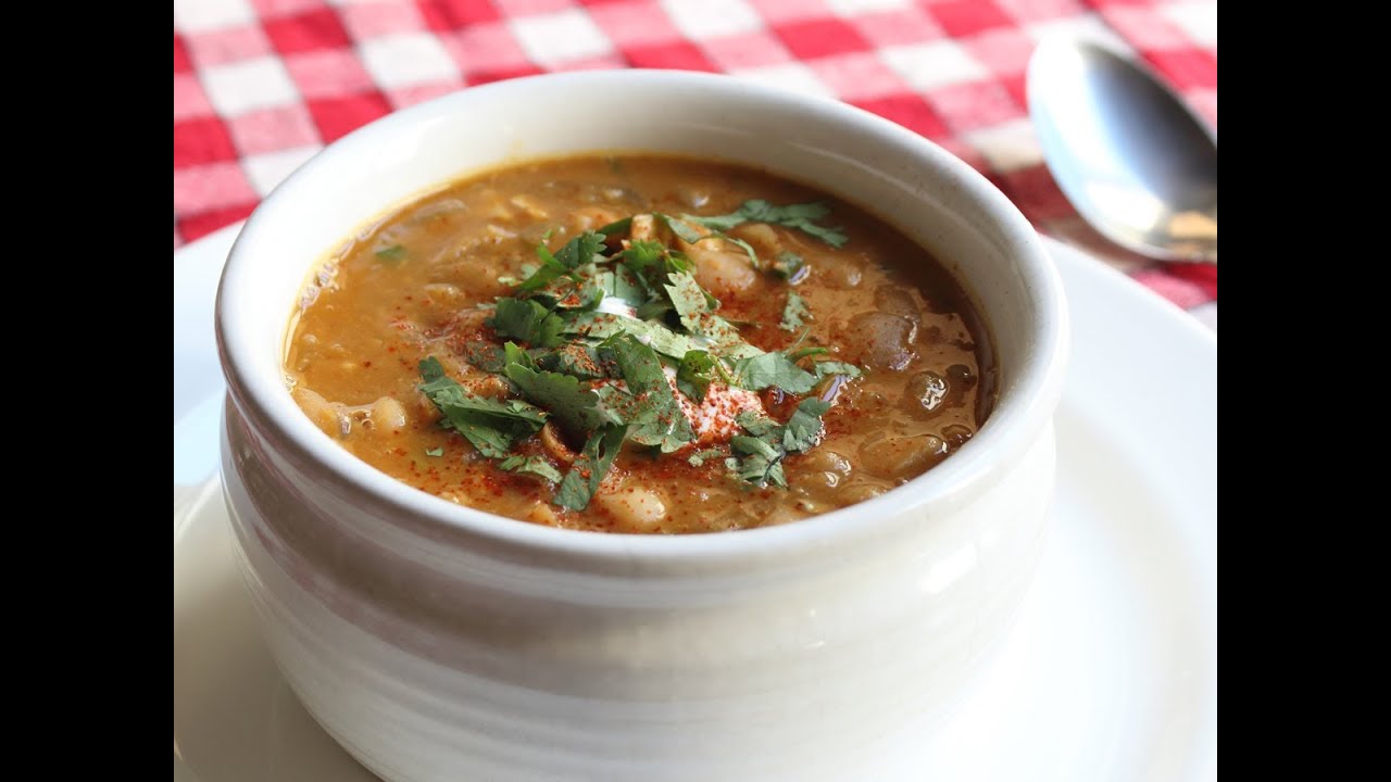 White Bean Chicken Breast Chili - Easy & Healthy Chicken Chili Recipe