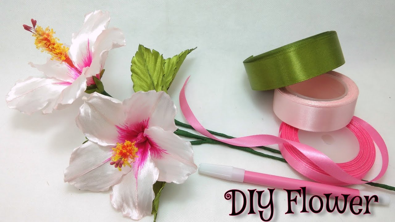 DIY / Как легко сделать цветок гибискус из атласных лент