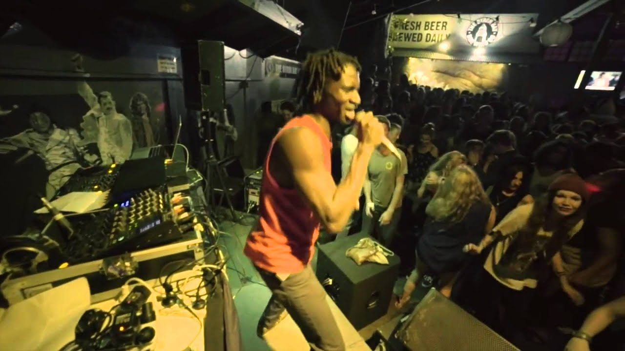 SK Simeon & Naram Live in Byron Bay