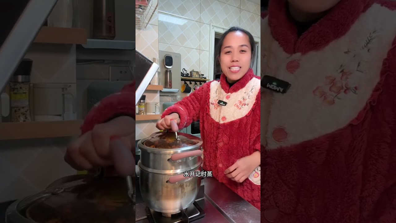 过年必备的一道硬菜#梅菜扣肉 又蒸了几个#荷叶饼 在调个#凉拌菜 解解腻#妈呀太香了 #年夜饭